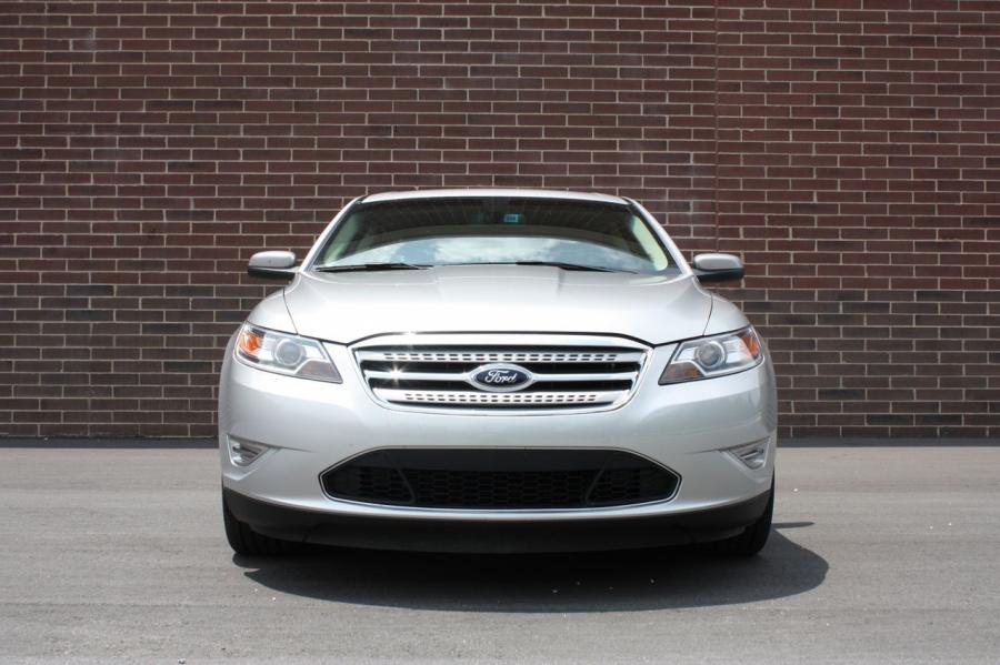  Ford Taurus SHO 2010 года  (фото 83 из 248)